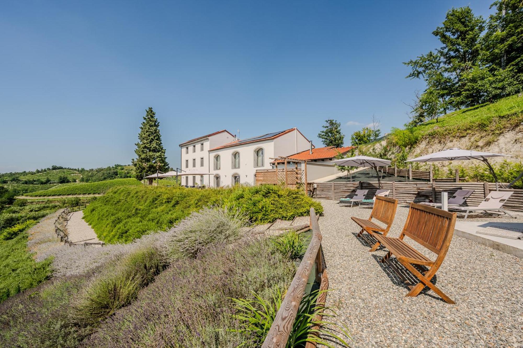 Villa Rocco Country House Ozzano Monferrato ภายนอก รูปภาพ