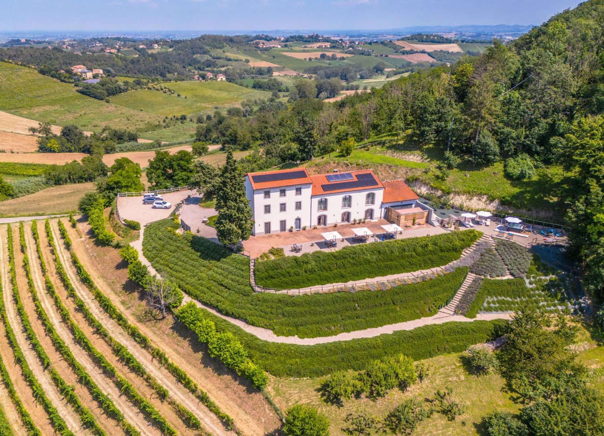 Villa Rocco Country House Ozzano Monferrato ภายนอก รูปภาพ